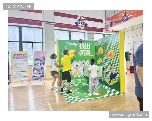 乐事玩偶点燃广东足球赛场激情掀起全民互动热潮纪实全景呈现瞬间